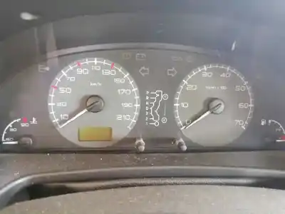 Veículo de Sucata citroen xsara berlina 1.6i 16v sx do ano 2004 alimentado nfu