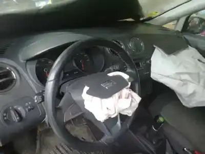 Здавання транспортного засобу seat ibiza (6j5) stylance / style року 2014 потужний cayc