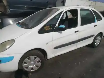Véhicule à la ferraille citroen xsara picasso (n68) 1.6 hdi de l'année 2006 alimenté 9hx
