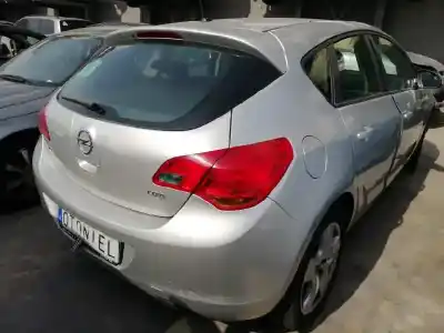 Sloopvoertuig opel astra j lim. cosmo van het jaar 2011 aangedreven a17dtr
