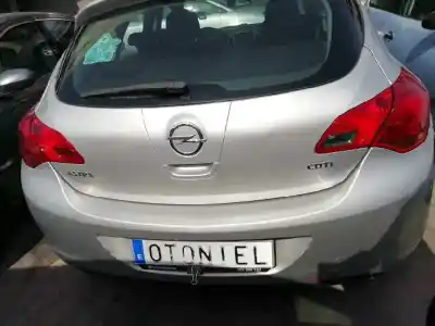 Sloopvoertuig opel astra j lim. cosmo van het jaar 2011 aangedreven a17dtr