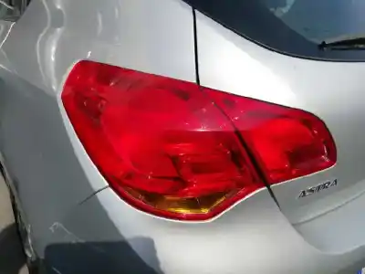 Sloopvoertuig opel astra j lim. cosmo van het jaar 2011 aangedreven a17dtr