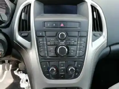 Sloopvoertuig opel astra j lim. cosmo van het jaar 2011 aangedreven a17dtr