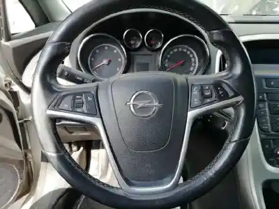 Sloopvoertuig opel astra j lim. cosmo van het jaar 2011 aangedreven a17dtr