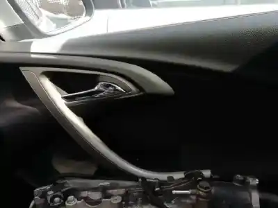 Sloopvoertuig opel astra j lim. cosmo van het jaar 2011 aangedreven a17dtr