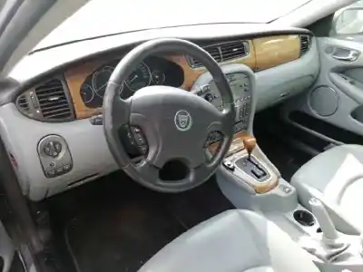Scrapping Vehicle jaguar x-type i (x400) 2.5 v6 a las 4 ruedas of the year 2003 powered xb