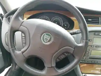 Scrapping Vehicle jaguar x-type i (x400) 2.5 v6 a las 4 ruedas of the year 2003 powered xb
