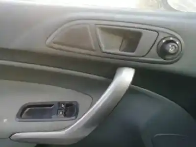 Здавання транспортного засобу ford fiesta (cb1) ghia року 2010 потужний spja