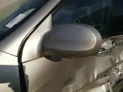 Vehicul casat kia carnival ii 2.9 cdri ex al anului 2005 alimentat j3