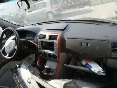 Vehicul casat kia carnival ii 2.9 cdri ex al anului 2005 alimentat j3