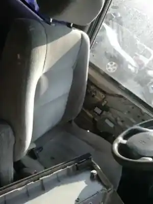 Vehicul casat kia carnival ii 2.9 cdri ex al anului 2005 alimentat j3