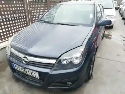 Verschrottungsfahrzeug OPEL ASTRA H BERLINA 1.7 16V CDTI des Jahres 2006 angetrieben Z17DTH