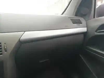 Здавання транспортного засобу opel astra h berlina 1.7 16v cdti року 2006 потужний z17dth