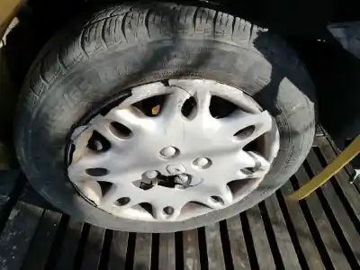 Здавання транспортного засобу renault clio ii fase i (b/cbo) 1.2 року 1998 потужний d7f