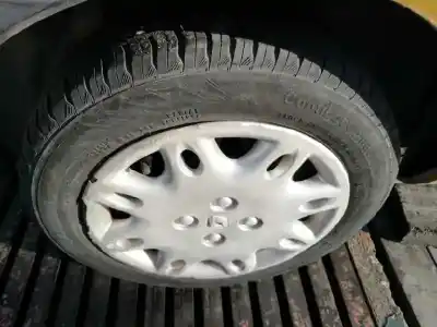 Здавання транспортного засобу renault clio ii fase i (b/cbo) 1.2 року 1998 потужний d7f
