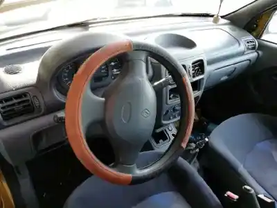 Здавання транспортного засобу renault clio ii fase i (b/cbo) 1.2 року 1998 потужний d7f