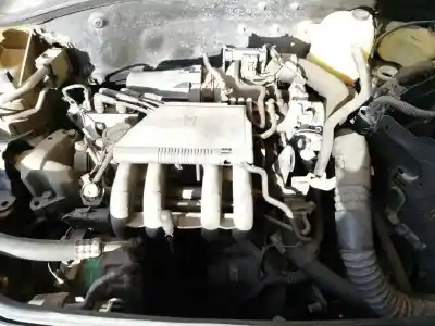 Здавання транспортного засобу renault clio ii fase i (b/cbo) 1.2 року 1998 потужний d7f