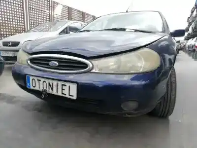 Sloopvoertuig ford mondeo berlina (gd) ambiente van het jaar 2000 aangedreven rfn
