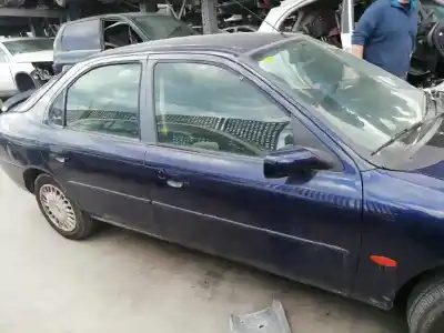 Sloopvoertuig ford mondeo berlina (gd) ambiente van het jaar 2000 aangedreven rfn