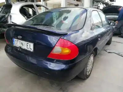 Sloopvoertuig ford mondeo berlina (gd) ambiente van het jaar 2000 aangedreven rfn