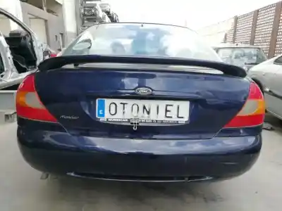 Sloopvoertuig ford mondeo berlina (gd) ambiente van het jaar 2000 aangedreven rfn