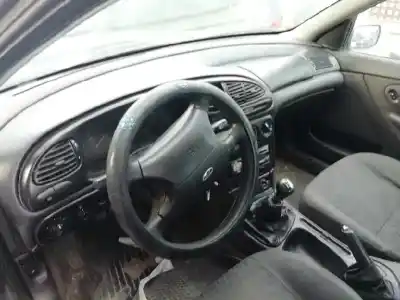 Sloopvoertuig ford mondeo berlina (gd) ambiente van het jaar 2000 aangedreven rfn