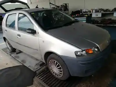 Vehicul casat fiat punto berlina (188) 1.9 diesel eco al anului 2000 alimentat 188a3000