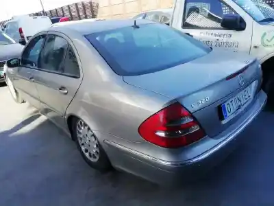 Veículo de Sucata mercedes-benz clase e (w211) berlina e 320 cdi (211.026) do ano 2005 alimentado d 648961