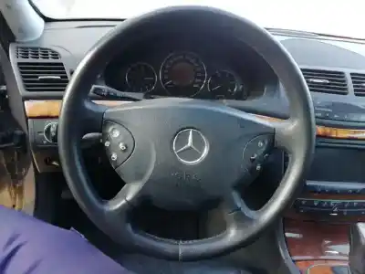 Veículo de Sucata mercedes-benz clase e (w211) berlina e 320 cdi (211.026) do ano 2005 alimentado d 648961