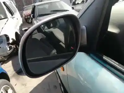 Veículo de Sucata kia carnival td ls do ano 2001 alimentado j3