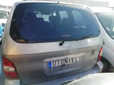 Veículo de Sucata kia carnival td ls do ano 2001 alimentado j3