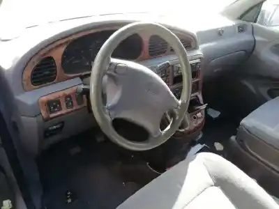 Veículo de Sucata kia carnival td ls do ano 2001 alimentado j3