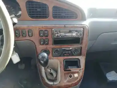 Veículo de Sucata kia carnival td ls do ano 2001 alimentado j3