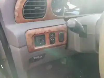 Veículo de Sucata kia carnival td ls do ano 2001 alimentado j3