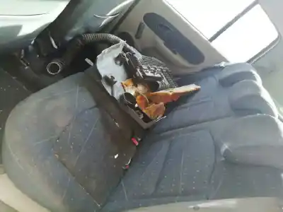Veículo de Sucata renault clio ii fase ii (b/cb0) 1.5 dci diesel do ano 2003 alimentado k9k b7