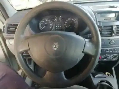 Veículo de Sucata renault clio ii fase ii (b/cb0) 1.5 dci diesel do ano 2003 alimentado k9k b7