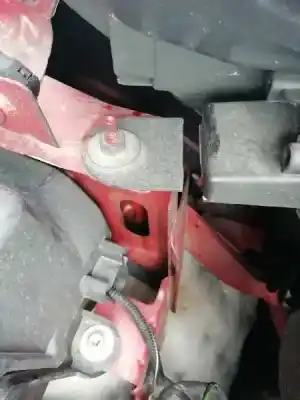 Véhicule à la ferraille renault captur zen de l'année 2016 alimenté k9k f6