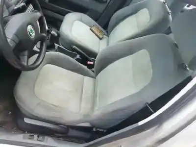Здавання транспортного засобу skoda fabia (6y2/6y3) 1.4 16v року 2001 потужний aub