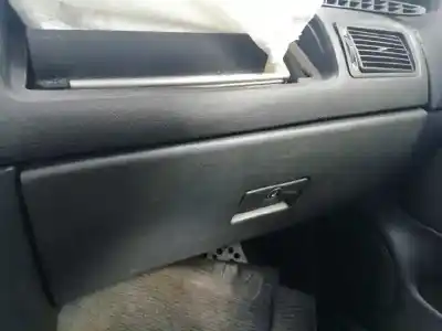Vehicul casat volkswagen golf iv berlina (1j1) 1.9 tdi al anului 1998 alimentat alh