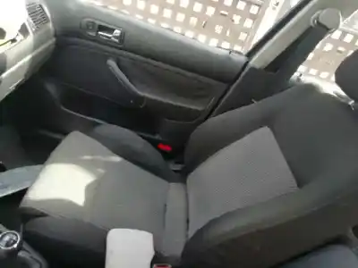 Vehicul casat volkswagen golf iv berlina (1j1) 1.9 tdi al anului 1998 alimentat alh