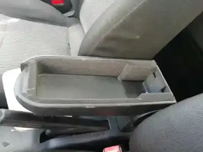 Vehicul casat volkswagen golf iv berlina (1j1) 1.9 tdi al anului 1998 alimentat alh