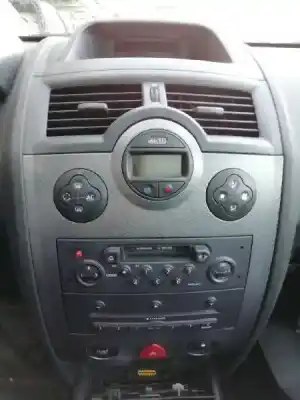 Veicolo di demolizione renault megane ii berlina 3p 1.9 dci diesel 120 cv / 88 kw dell'anno 2004 alimentato f9q b8