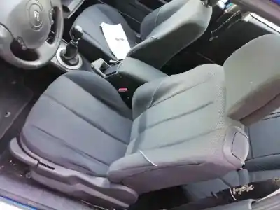 Veicolo di demolizione renault megane ii berlina 3p 1.9 dci diesel 120 cv / 88 kw dell'anno 2004 alimentato f9q b8