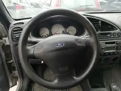 Veículo de Sucata ford fiesta berlina (dx) 1.8 tddi turbodiesel cat do ano 2001 alimentado rtn