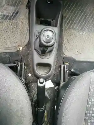 Veículo de Sucata ford fiesta berlina (dx) 1.8 tddi turbodiesel cat do ano 2001 alimentado rtn