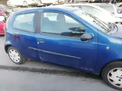 Veículo de Sucata fiat punto berlina (188) 1.2 8v dynamic do ano 2002 alimentado 188a4000
