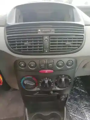 Veículo de Sucata fiat punto berlina (188) 1.2 8v dynamic do ano 2002 alimentado 188a4000