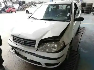 Veicolo di demolizione fiat punto berlina (188) 1.3 jtd classic dell'anno 2005 alimentato 188a9.000