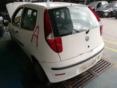 Veicolo di demolizione fiat punto berlina (188) 1.3 jtd classic dell'anno 2005 alimentato 188a9.000