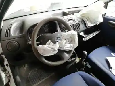 Veicolo di demolizione fiat punto berlina (188) 1.3 jtd classic dell'anno 2005 alimentato 188a9.000